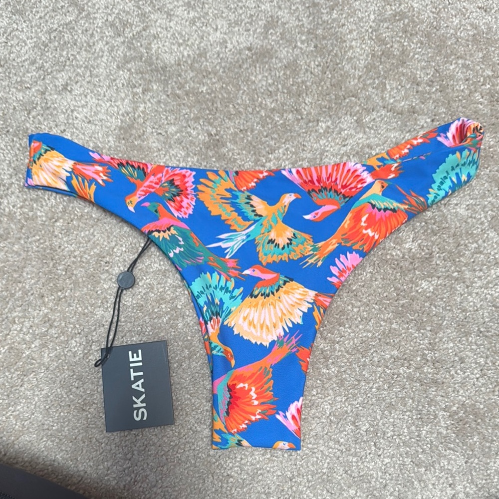 Skatie teeny medium bottoms NWT